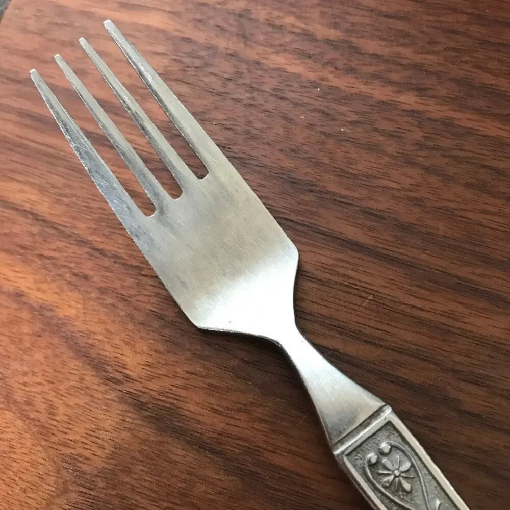 Riviera Cordova stainless flatware - single dinner fork 71/2